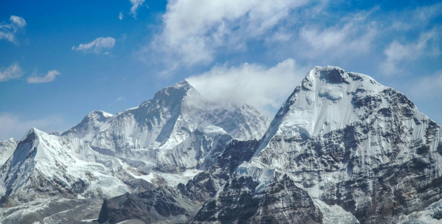 जो गिरने से डरते हैं, वो उड़ान नहीं भर पाते।